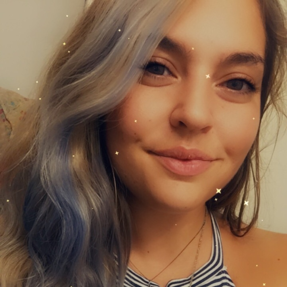 Hey everybody! I’m Emalee 🧜🏼‍♀️